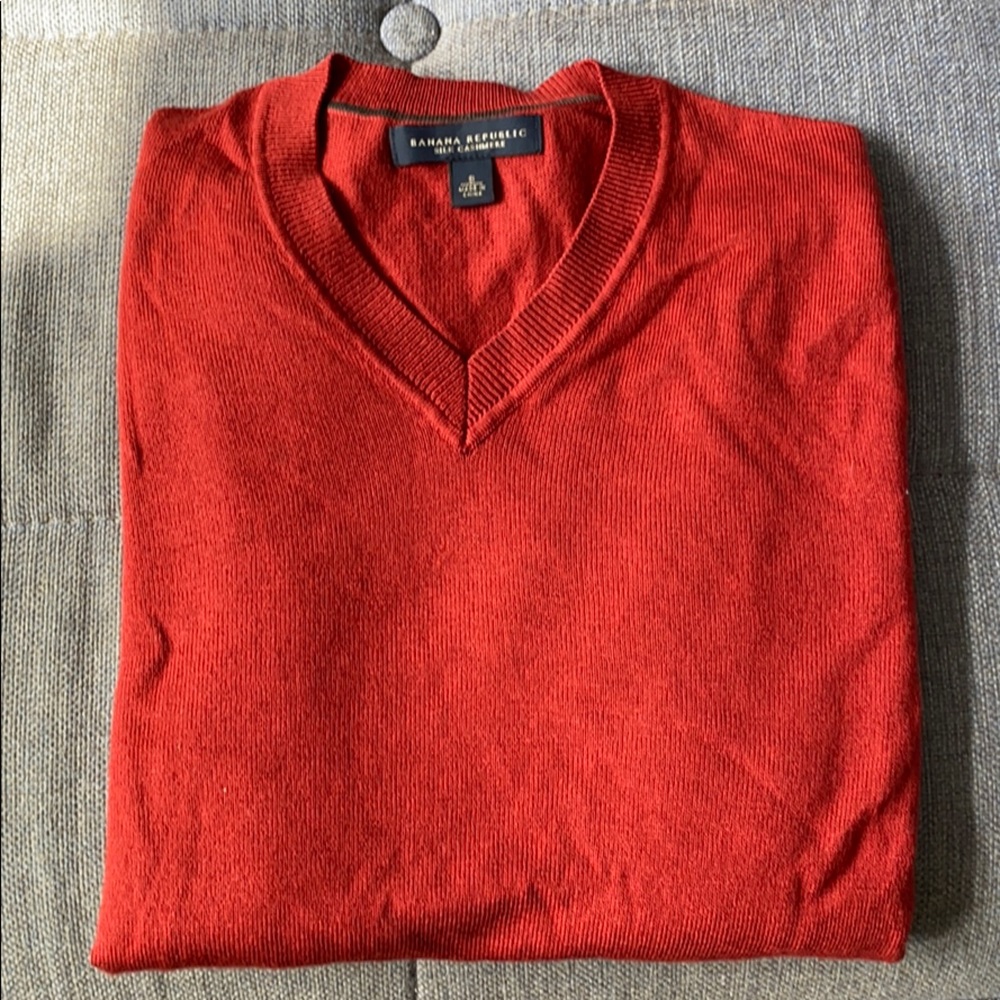 Banana Republic lightweight orange sweater